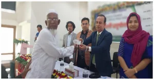২০২৫ সালের স্মার্ট জাতীয় পরিচয়পত্র বিতরণ কার্যক্রমের ছবি